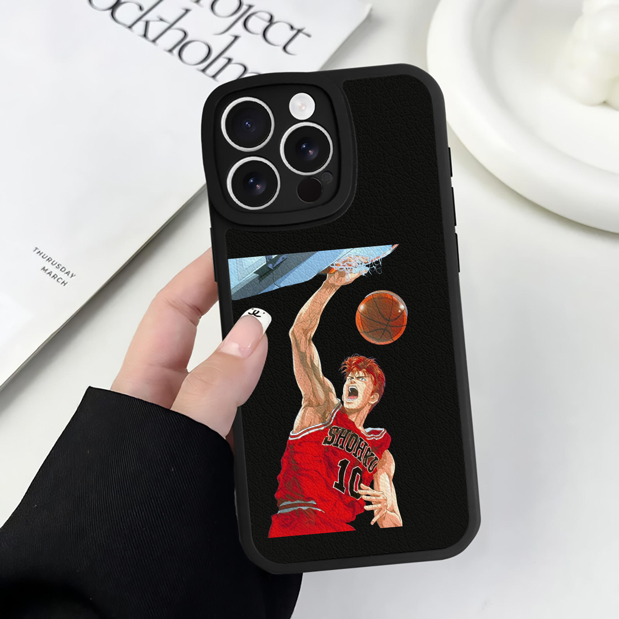（画像用） SLAM DUNK／スラムダンク 【iPhone 16シリーズ対応】シリコンスマホケース（レザー調） 材質：シリコン